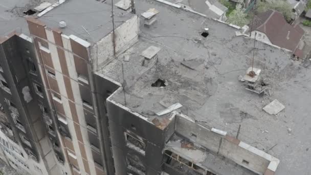 Damaged Residential Building Bucha City Kyiv Region Fighting Russian Attack — Stockvideo