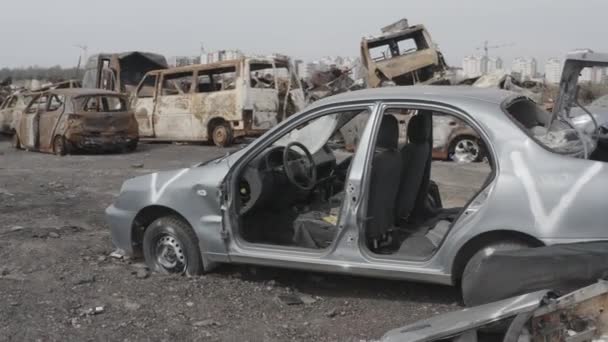 Hřbitov Zničených Automobilů Evakuaci Obyvatel Města Buchy Ukrajina Grod Bucha — Stock video