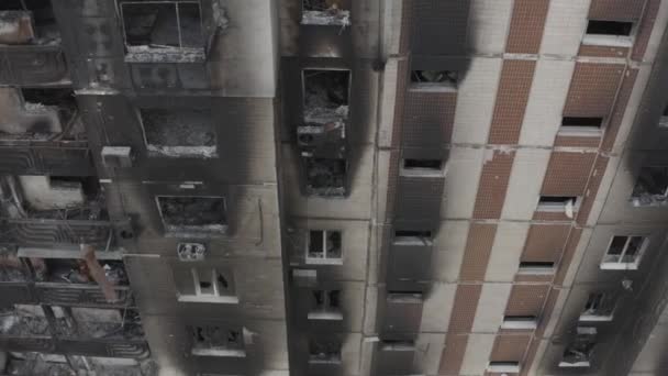 Sérült Lakóépület Bucha Városban Kijev Régióban Harcok Során Orosz Támadás — Stock videók