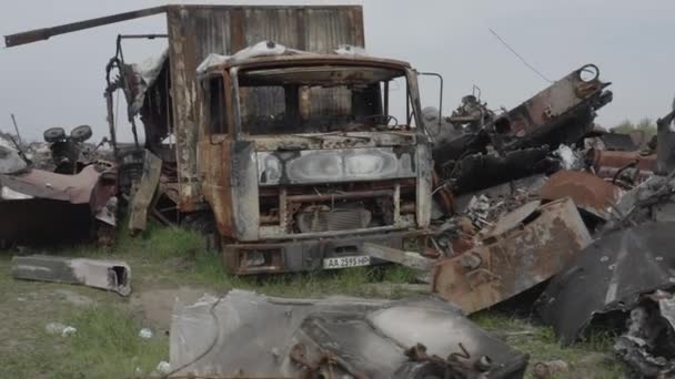 Destroyed Military Convoy Burnt Combat Vehicles Rusty Tech Consequences Artillery — Vídeos de Stock