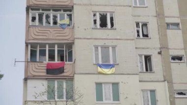Hava saldırısından sonra bombalanmış bir apartman. Ukrayna 'da savaş. Mariupol.