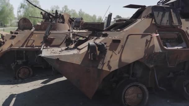 Burnt Military Equipment Missile Attack Abandoned Rusty Military Equipment City — Vídeo de stock