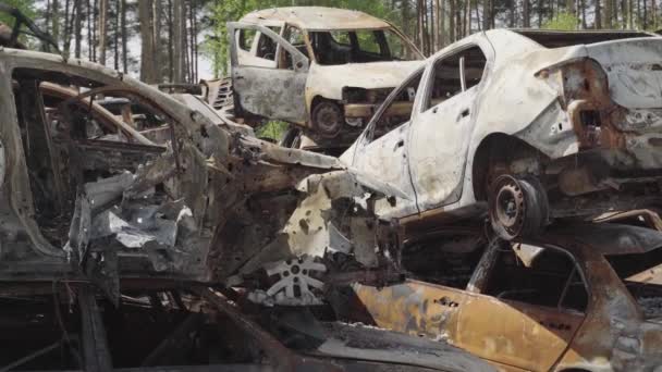 Consequences War Russia Peaceful City Kiev Capital Ukraine Destroyed Cars — Stockvideo