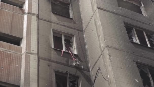 Zbombardowany Budynek Mieszkalny Nalocie Wojna Ukrainie Mariupol — Wideo stockowe