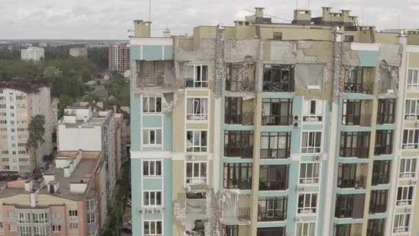 Bâtiment Résidentiel Moderne Bombardé Dans Ville Bucha Aérien Guerre Ukraine — Video