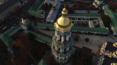  Ulusal Kyiv-Pechersk Tarihi Kültürel Koruma Alanı. Havadan. Ukrayna. Kyiv. Yaz. Gün batımı