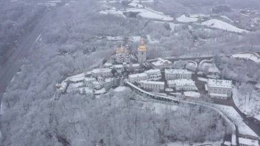 Ulusal Kyiv-Pechersk Tarihi Kültürel Koruma Alanı. Havadan. Ukrayna. Kyiv. Kış
