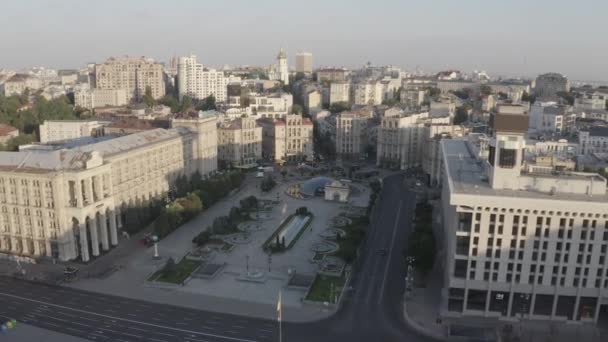 Κέντρο Της Πλατείας Μαϊντάν Maydan Nezalezhnosti Κοντά Στο Άγαλμα Μνημείου — Αρχείο Βίντεο