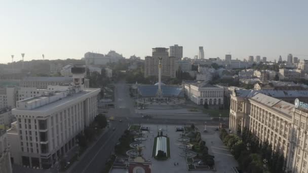 Centrum Náměstí Maidan Nebo Maydan Nezalezhnosti Blízkosti Sochy Památníku Nezávislosti — Stock video