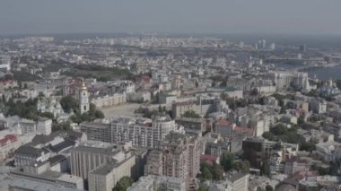 Aziz Sophia Katedrali. Mimari anıt. Sophia Meydanı, Kiev 'deki en eski ve merkezi meydanlardan biridir. Ukrayna. Havadan