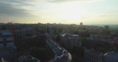 Kharkov şehir merkezi. Ukrayna. Şehrin panorama manzarası. Yaz. Hava fotoğrafçılığı. Şafak Tarih Merkezi. 