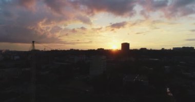 Kharkov şehir merkezi. Ukrayna. Şehrin panorama manzarası. Yaz. Hava fotoğrafçılığı. Şafak Tarih Merkezi. 