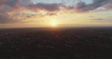 Kharkov şehir merkezi. Ukrayna. Şehrin panorama manzarası. Yaz. Hava fotoğrafçılığı. Şafak Tarih Merkezi. 