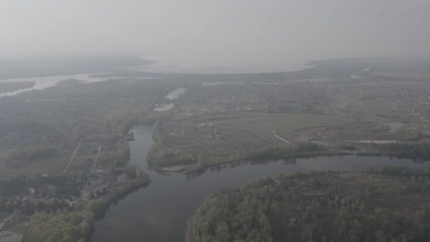 Desna河 乌克兰 Kyiv 从不同的角度看待河流 航空摄影 绿色的草地 — 图库视频影像