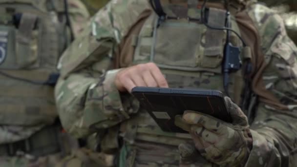 Comandante Tarefas Militares Ucranianas Tablet Guerra Ucrânia Tropas Nato Região — Vídeo de Stock