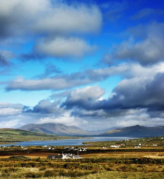 Un hermoso paisaje irlandés del Condado de Kerry, Irlanda — Foto de Stock