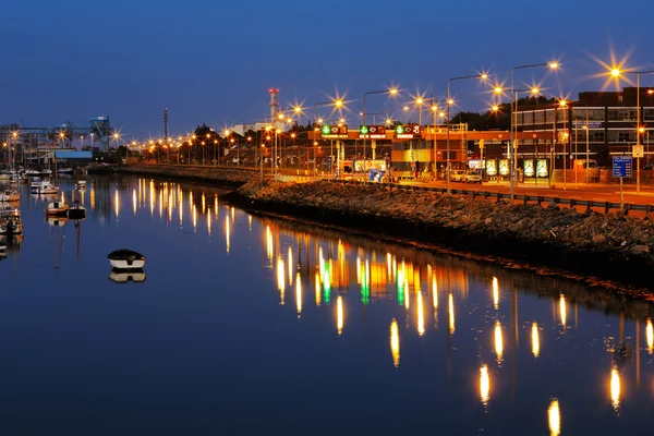 De haven van Dublin gezien vanaf de east-link toll bridge — Stockfoto