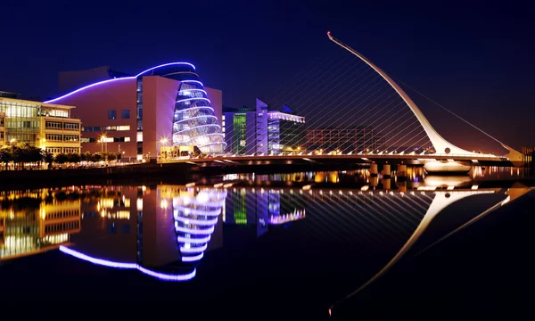 Kongre Merkezi ve samuel beckett bridge dublin şehir merkezinde