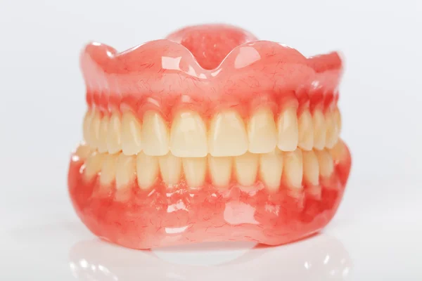 Набір зубних протезів — стокове фото