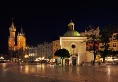 Krakow, Polonya pazarı Meydanı gece görünümü