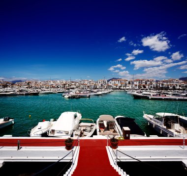 Lüks Yatlar ve motorlu teknelerin puerto banus Marina Marbella, İspanya