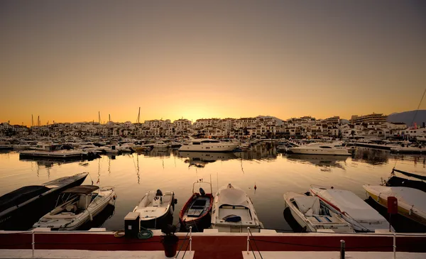 Luxury yachts and motor boats moored in Puerto Banus marina in Marbella, Spain — Stock Photo, Image