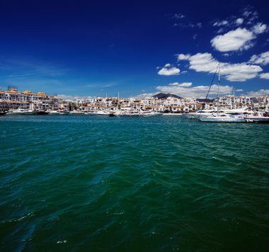 Lüks Yatlar ve motorlu teknelerin puerto banus Marina Marbella, İspanya
