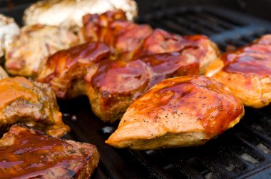 Barbekü tavuk ve bağlantı noktası