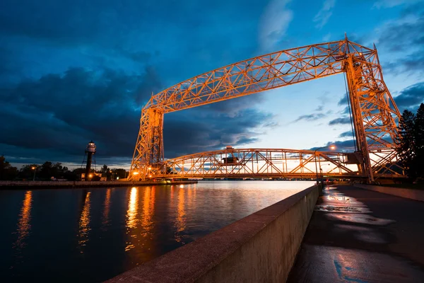 Pont élévateur aérien — Photo