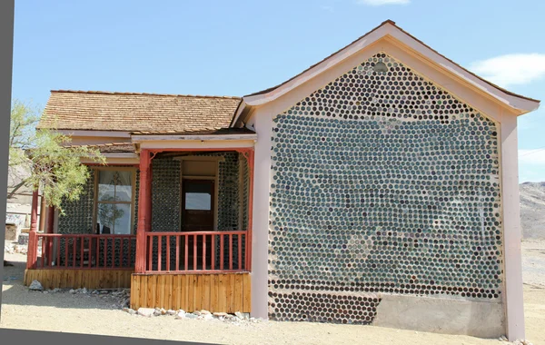 Tom Kelly Bottle House — Stock Photo, Image