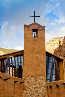 Adobe ve taşı görevi