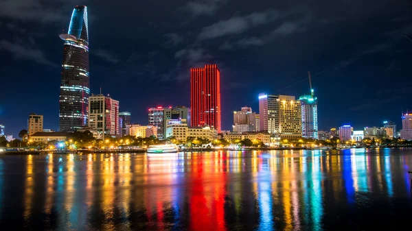 Grande photo de nuit de Metropolis, Ho Chi Minh-ville . — Photo