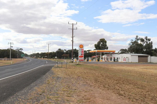 Inglewod Australia Листопада 2019 Проїжджала Станція Shell Шосе Calder Highway — стокове фото
