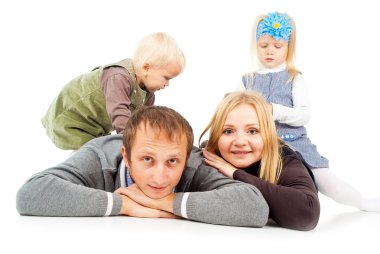 kızları ile mutlu bir aile portresi