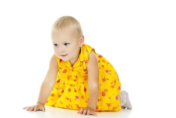 Little girl crawls — Stock Photo, Image