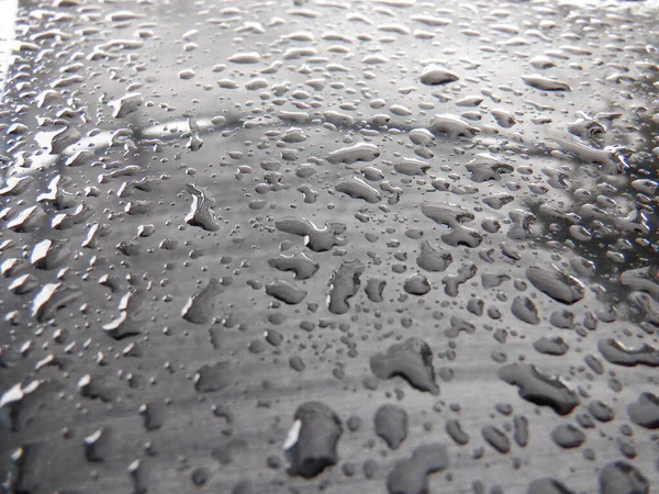 雨が降った後の車の水滴 — ストック写真