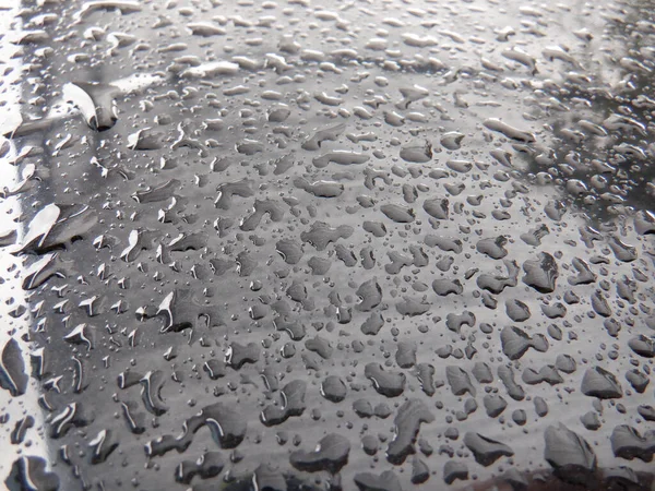 Wassertropfen Auf Dem Auto Nach Dem Regen — Stockfoto