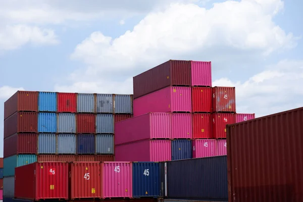 Containerstack Vid Export Och Import — Stockfoto