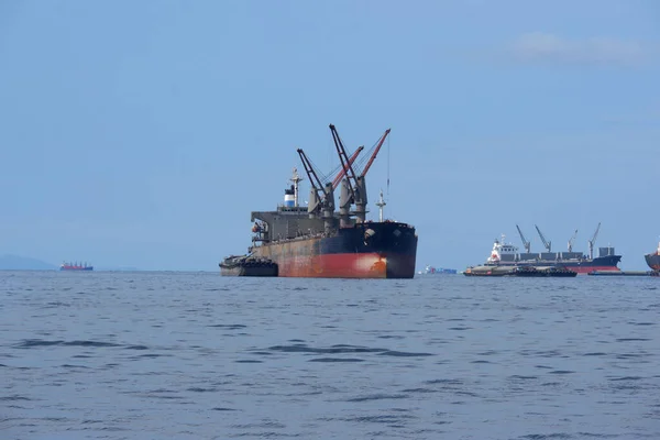 Grande Transportador Petróleo Meio Mar — Fotografia de Stock