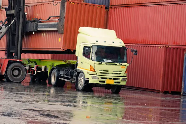 Промислові Контейнерні Вантажівки Логістики Імпорту Експорту — стокове фото