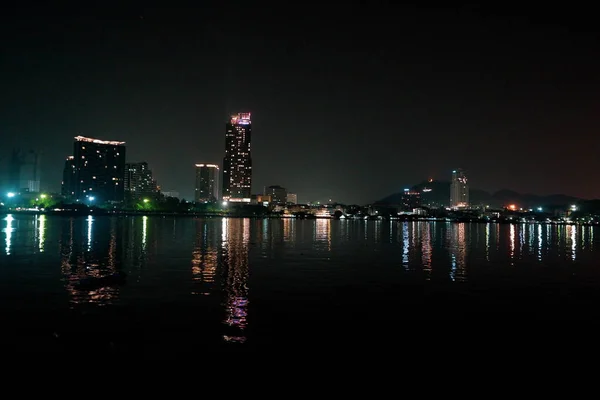 Stad Aan Zee Nachts — Stockfoto
