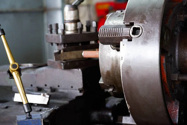 Professional Tool Technician Landscape Man Using Lathe Metal Industry Concept — Stock Photo, Image