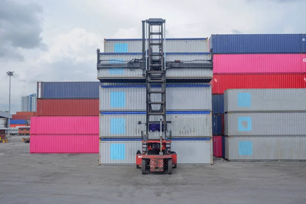 Container handlers Storage containers for import and export