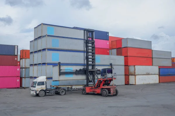 Container handlers Storage containers for import and export