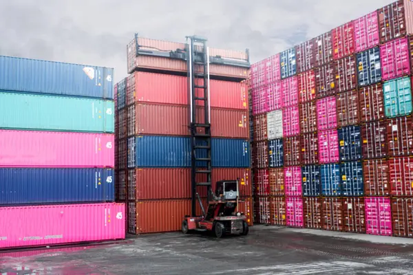 Container-in-container forklift trucks that are challenging for import and export
