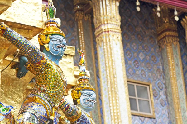 Gigante en Wat Phra Kaew, Bangkok . — Foto de Stock