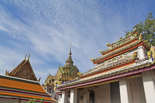 Widok wat pho, bangkok, Tajlandia. — Zdjęcie stockowe