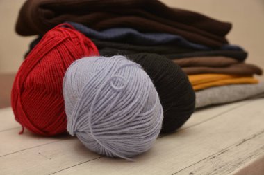 yün kumaş topları elbise modası 