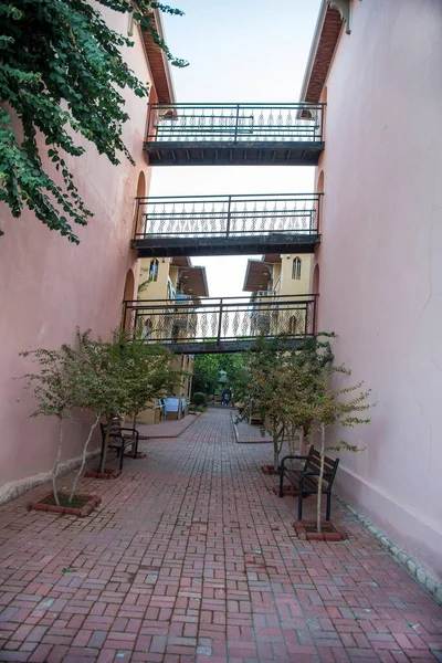 Connected Uncover Metal Corridors Buildings — Stock Photo, Image