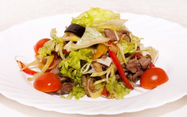 salatalık ve domates salatası görmek